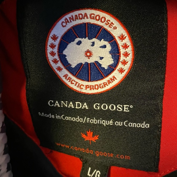 Red Canada Goose Chilliwack jacket large - Picture 3 of 7